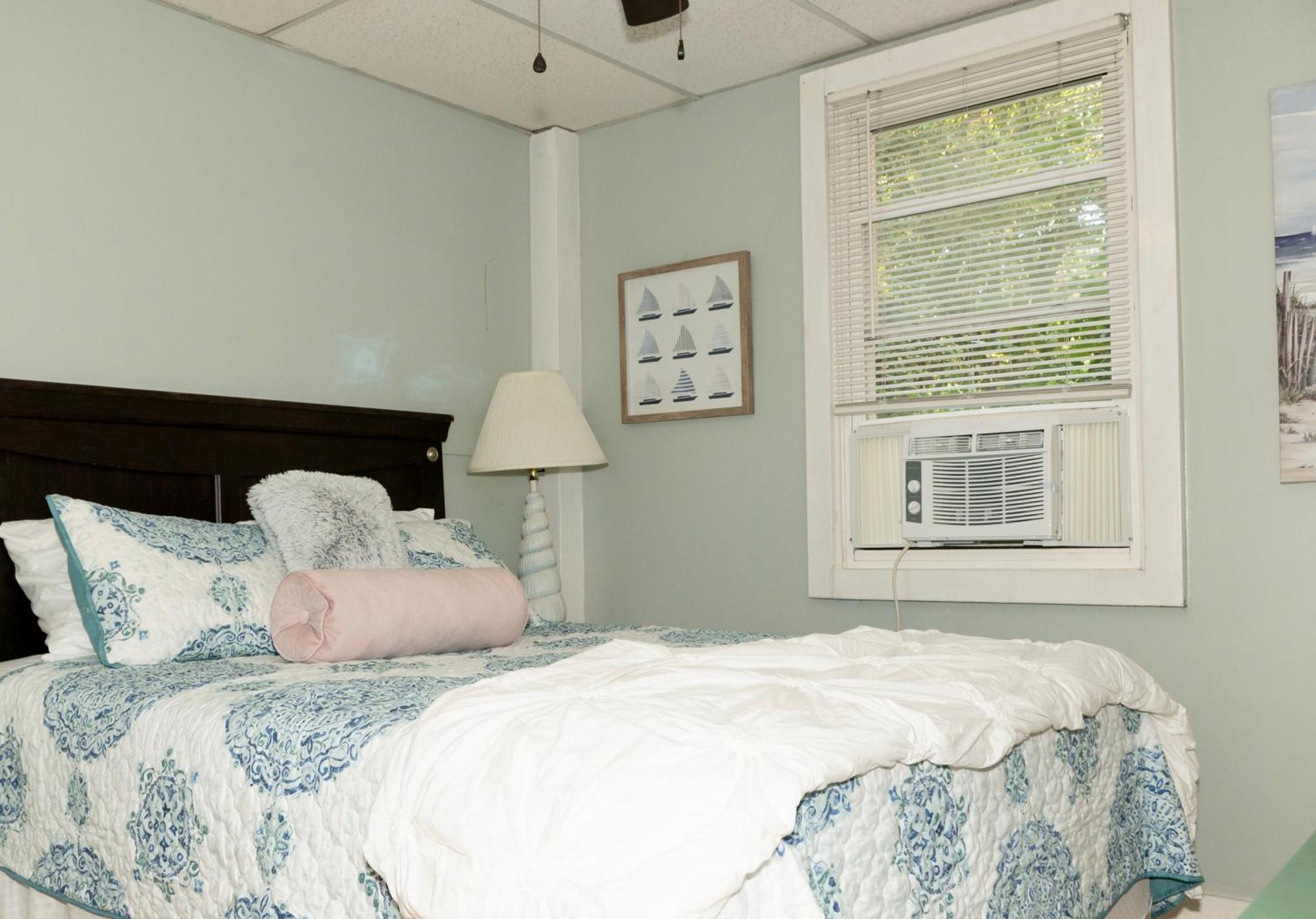 Pink Paradise Emerald Isle Exterior photo